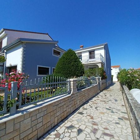 Andela Apartment Пула Экстерьер фото