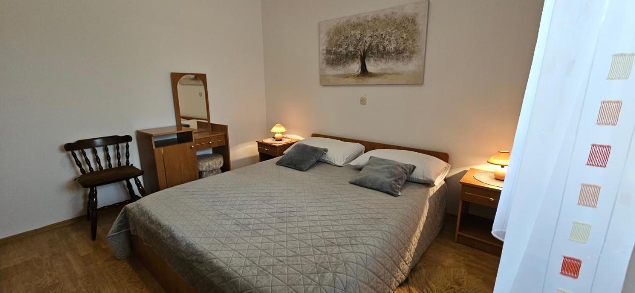 Andela Apartment Пула Экстерьер фото