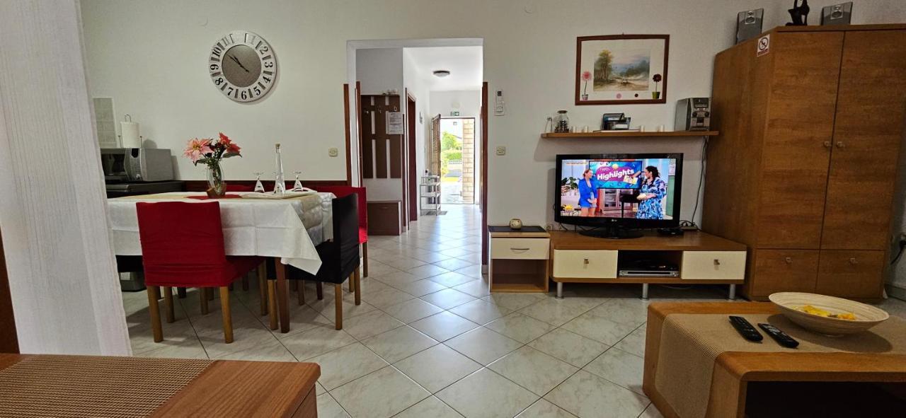 Andela Apartment Пула Экстерьер фото