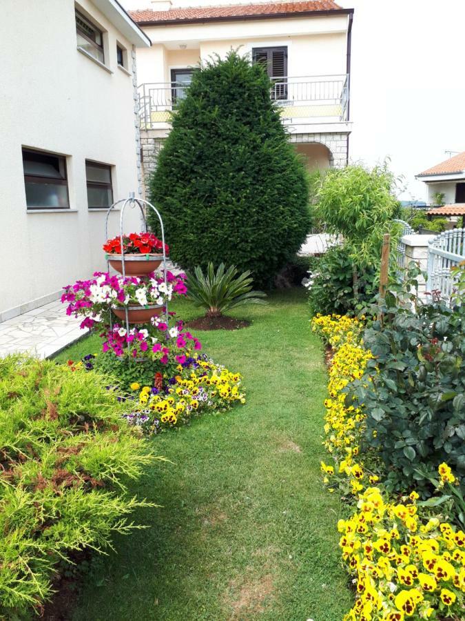 Andela Apartment Пула Экстерьер фото